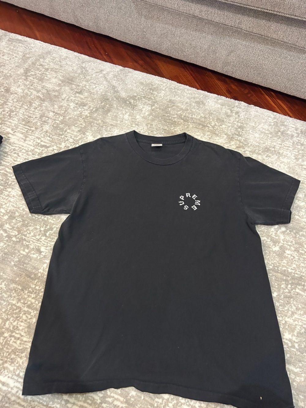 Black supreme  Graphic Crewneck T-Shirt medium
